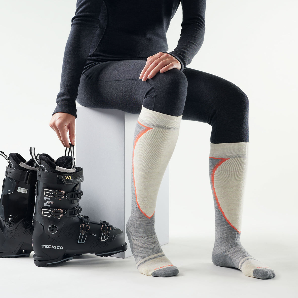 Women's Ski Extra Stretch Over The Calf Socks Light Gray - ver - 2
