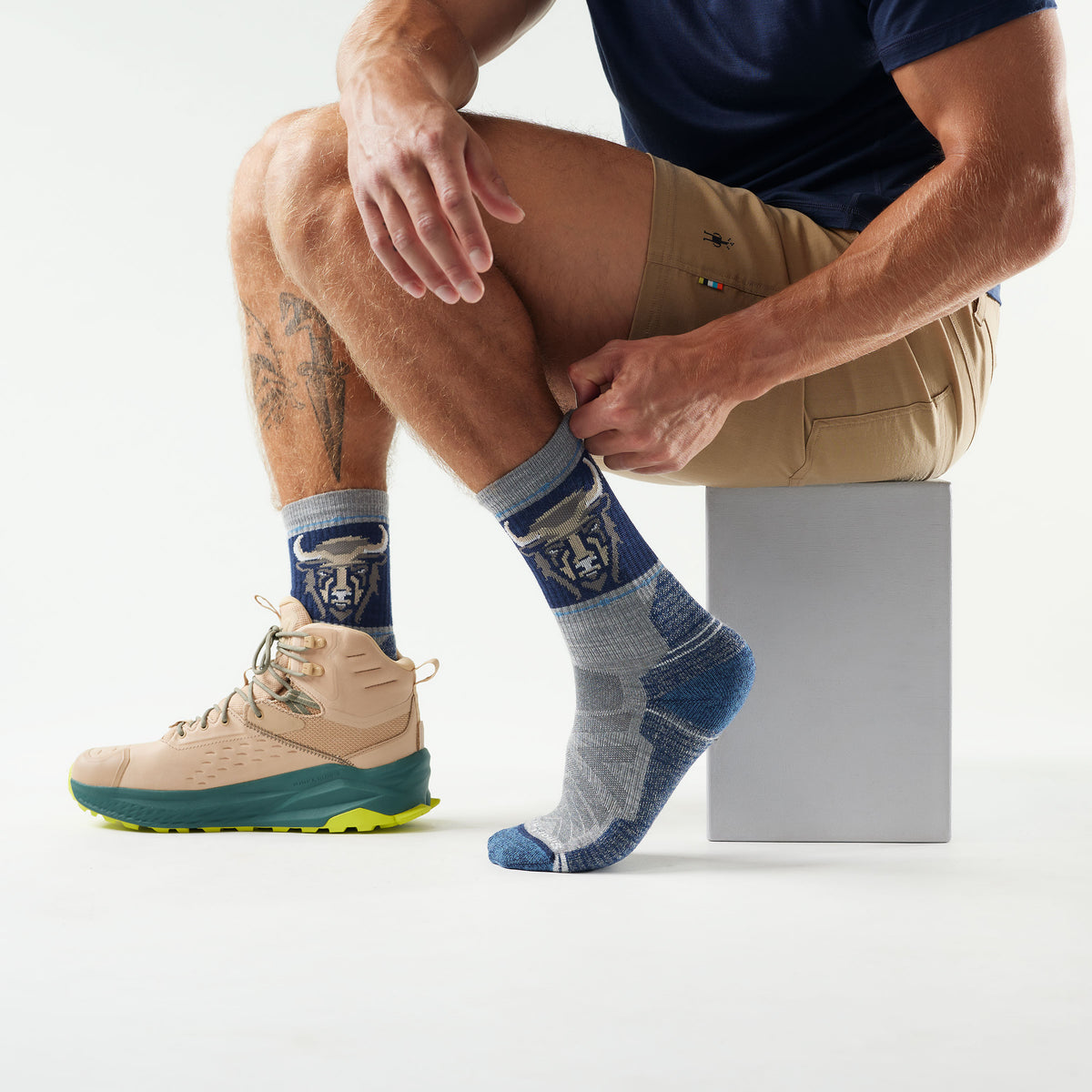 Hike Bison Crew Socks Light Gray - ver - 2
